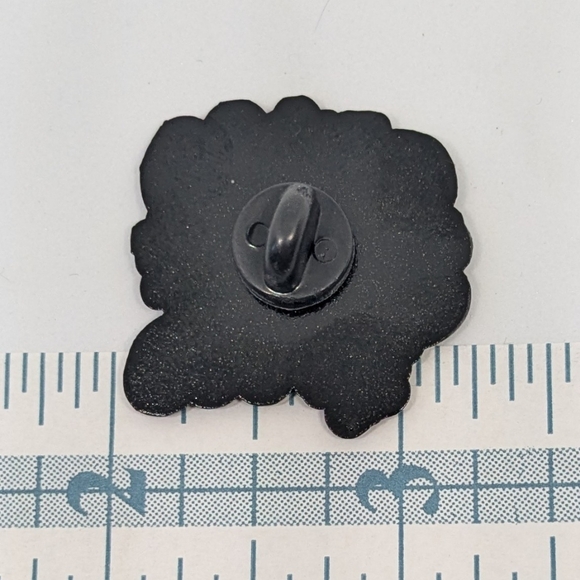 "Positive Vibes Only" Pin Misspelled - Picture 2 of 3